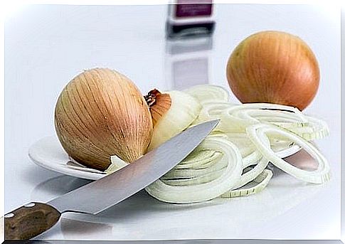 The benefits of onion against urticaria.