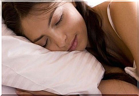 How to calm menstrual colic: sleep