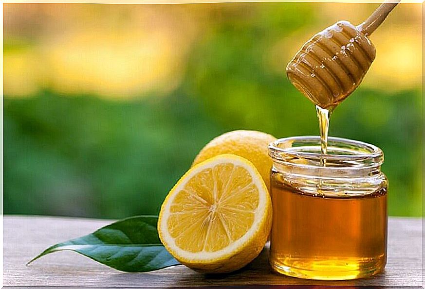 Benefits of honey for strengthening the immune system.