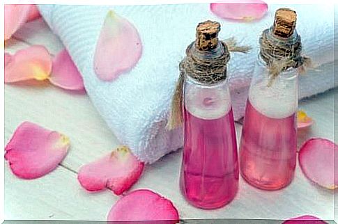 rose water to treat eye infections