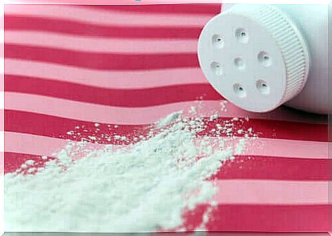 Powdered talc is effective in removing oil stains from clothing