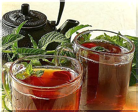 A natural drink to calm the pain at the entrance of the stomach